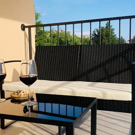 Eva - Comfy Apartment Jadranovo
